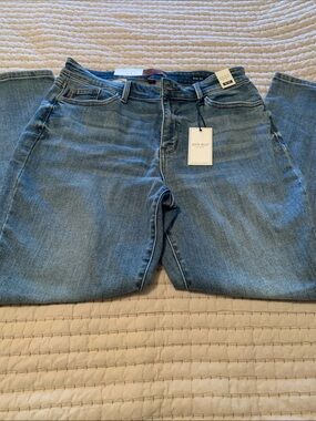 Judy Blue Medium Light Blue Boyfriend Jeans